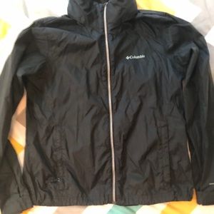 Columbia omni shield jacket with roll up hood XL